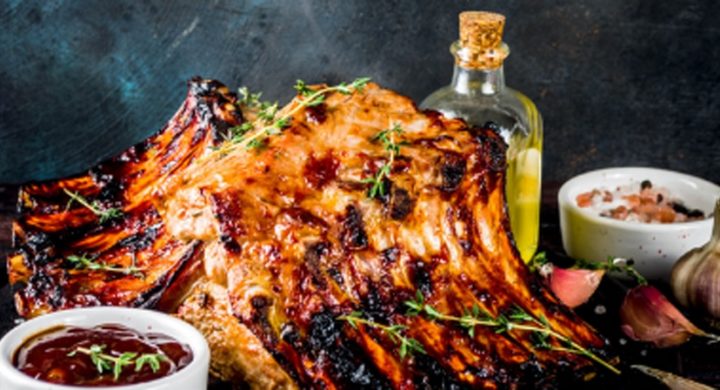 Robin is Back Grilling Up BBQ for Five Days at the University Club