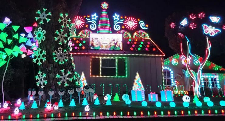 Pasadena Family's Holiday Light Display Wins $50,000 in National
