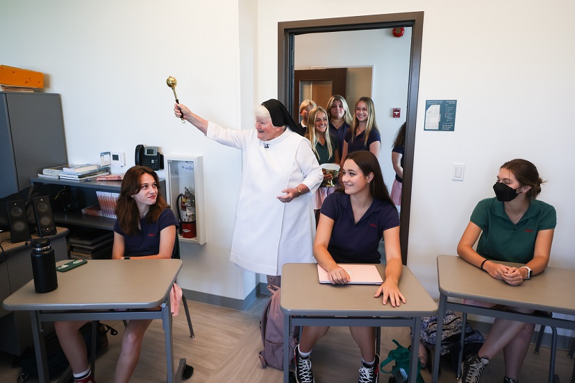 Flintridge Sacred Heart First Day of School Highlighted by Sr. Carolyn