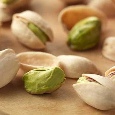6 Reasons to Pick Up Some Pistachios