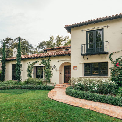 HOME OF THE WEEK:  A 1925 Spanish Mediterranean estate combines the best of classic design with a modern kitchen