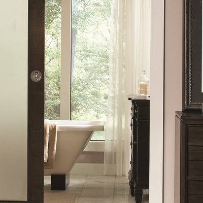How to Bring More Space into Bathrooms