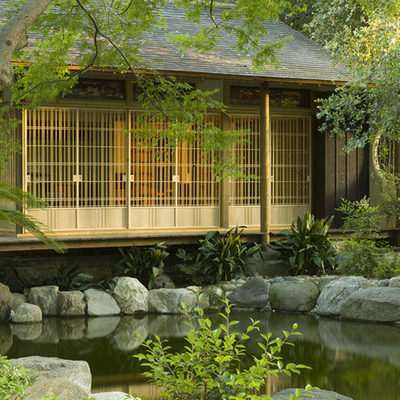 Spend Part of the Weekend at Storrier Stearns Japanese Garden