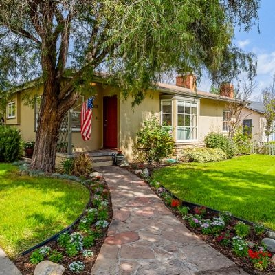 A Beautiful Single-story 1945 Traditional Style Home Located in Northeast Pasadena