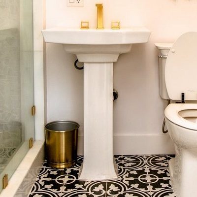 5 Quick DIY Bathroom Updates That Make a Big Difference