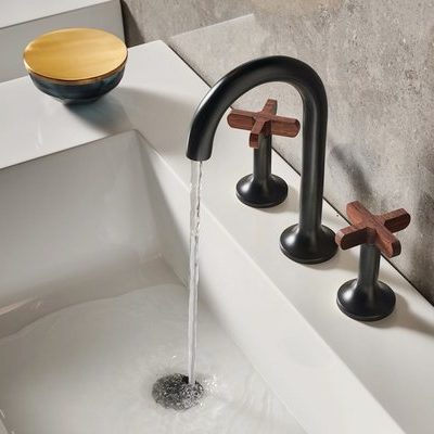 Use Your ‘Fashion Sense’ for Sleek Grandeur in the Bath