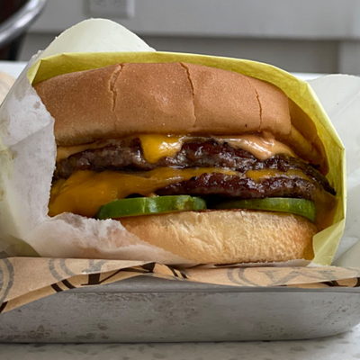 Cheeseburger Week Report: Jake’s Trustworthy Burger Remains Faithful to its History