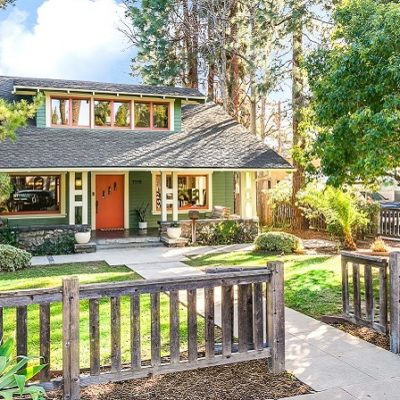 A Lovely 1909 Craftsman Home Located in the Heart of Pasadena