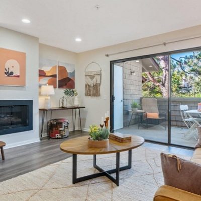 Beautifully Updated Arroyo Creek Complex Townhome on Seco Street, Pasadena
