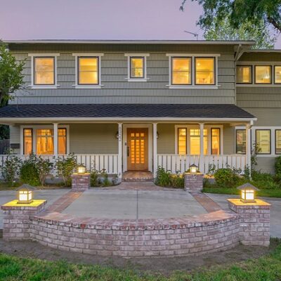𝑺𝒂𝒓𝒂𝒉 𝑹𝒐𝒈𝒆𝒓𝒔 𝑹𝒆𝒂𝒍 𝑬𝒔𝒕𝒂𝒕𝒆 𝑮𝒓𝒐𝒖𝒑 𝑷𝒓𝒆𝒔𝒆𝒏𝒕𝒔: Beautiful 2-Story Craftsman Style Home Located on Del Loma Avenue, San Gabriel