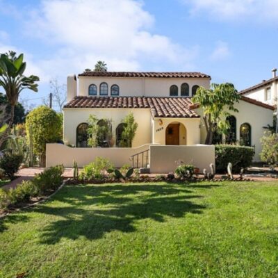 𝑺𝒂𝒓𝒂𝒉 𝑹𝒐𝒈𝒆𝒓𝒔 𝑹𝒆𝒂𝒍 𝑬𝒔𝒕𝒂𝒕𝒆 𝑮𝒓𝒐𝒖𝒑 𝑷𝒓𝒆𝒔𝒆𝒏𝒕𝒔: 1926 Spanish-style Residence Located on South Oak Knoll Avenue, Pasadena